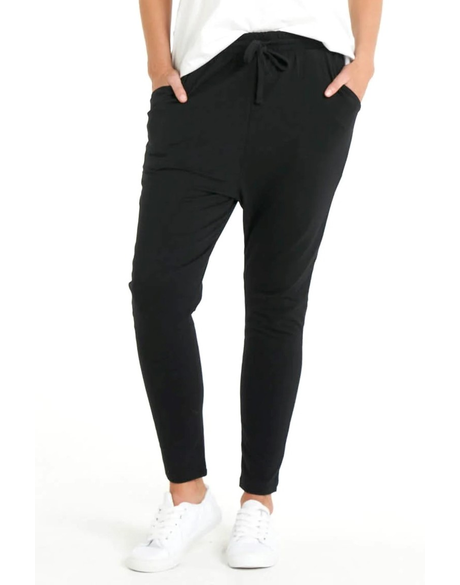 Jade Pant (Black) - Pants : Just Looking - Betty Basics Core