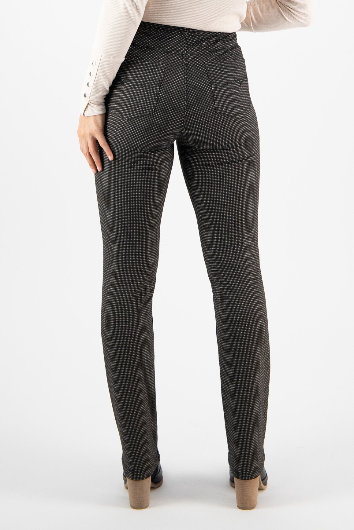 Slim Leg Full Length Pull On (Code) - Pants : Just Looking - Vassalli W23